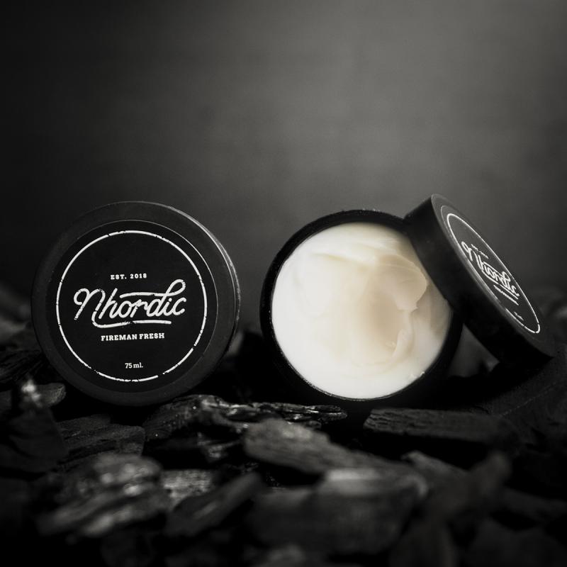 Skægbalm Gaveæske fra Nhordic - Plej dit skæg med stil!